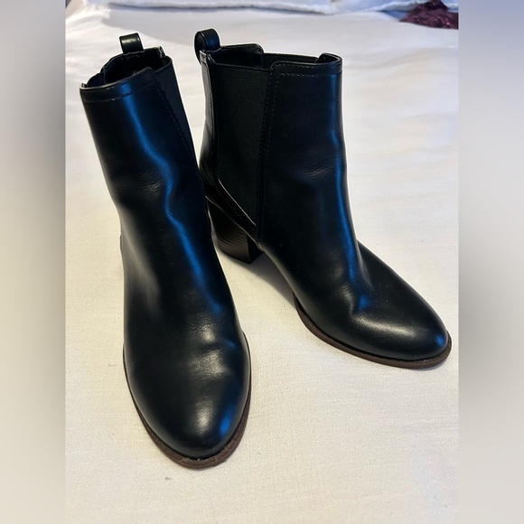 LOFT Shoes - LOFT Outlet Black Booties Faux Wood Heel Fall Winter